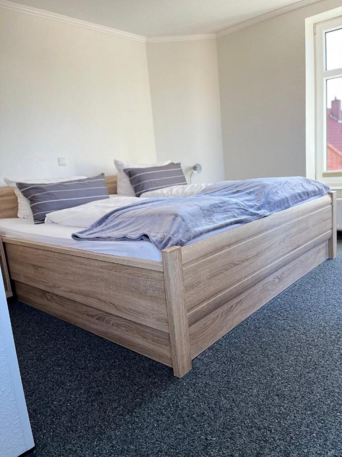 Hotel Zum Grossen Krug Wirdum Bagian luar foto