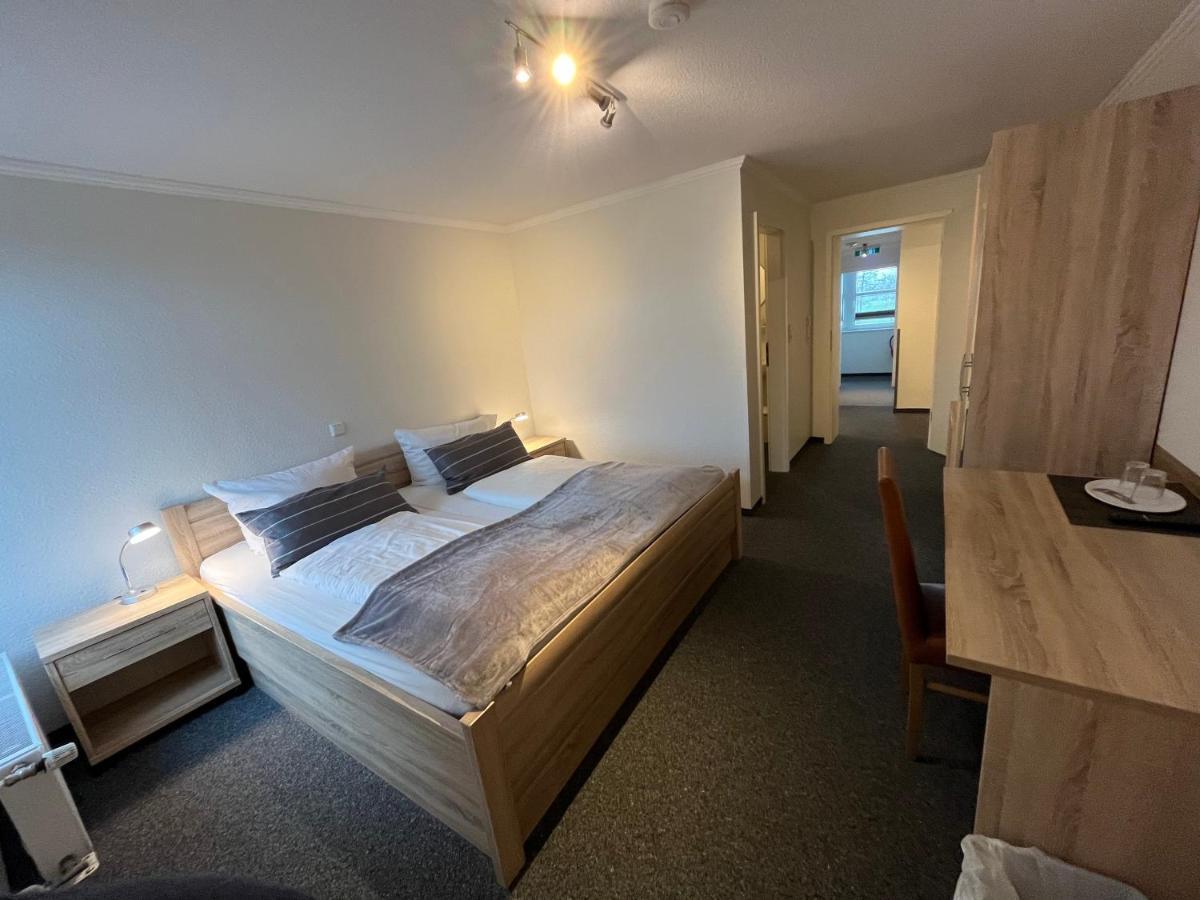 Hotel Zum Grossen Krug Wirdum Bagian luar foto