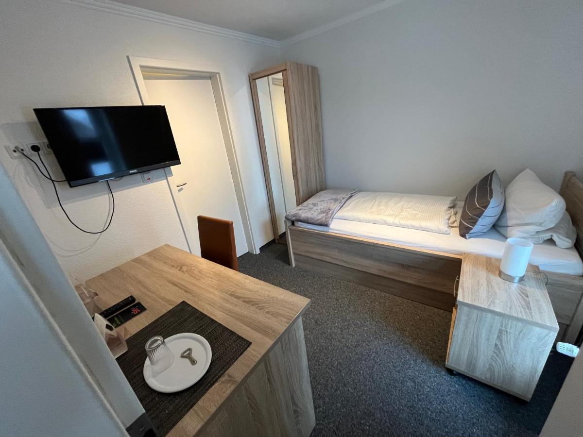 Hotel Zum Grossen Krug Wirdum Bagian luar foto