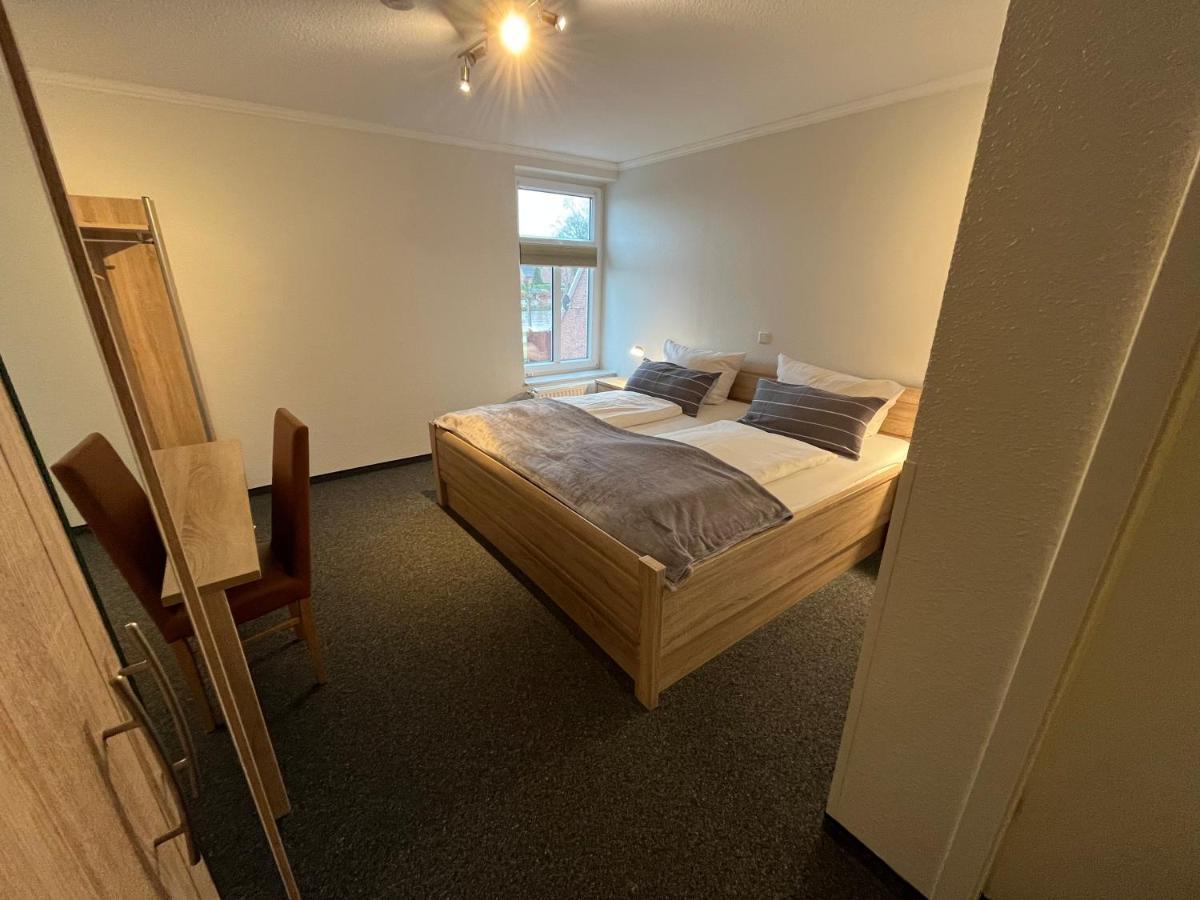 Hotel Zum Grossen Krug Wirdum Bagian luar foto