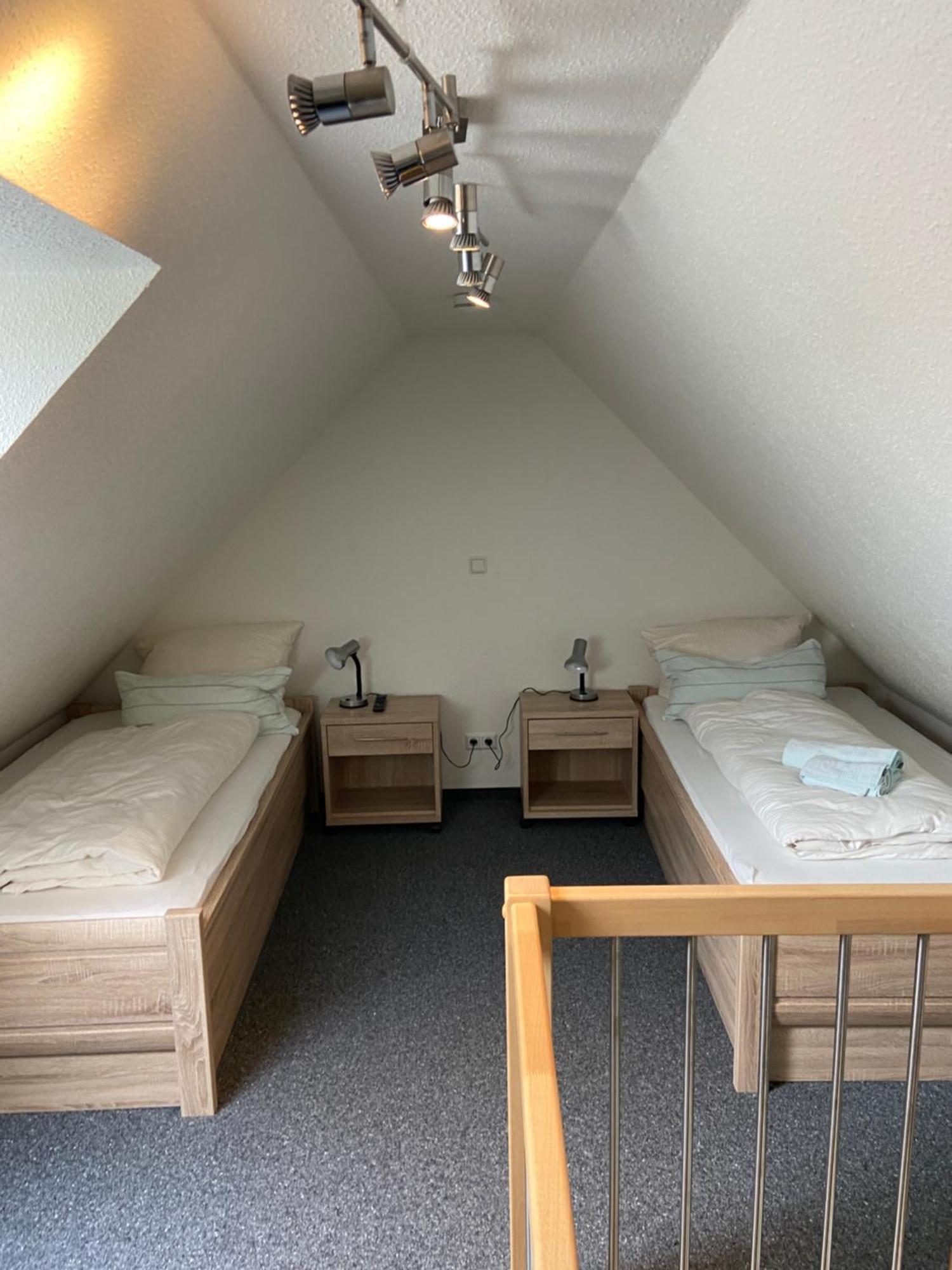 Hotel Zum Grossen Krug Wirdum Bagian luar foto