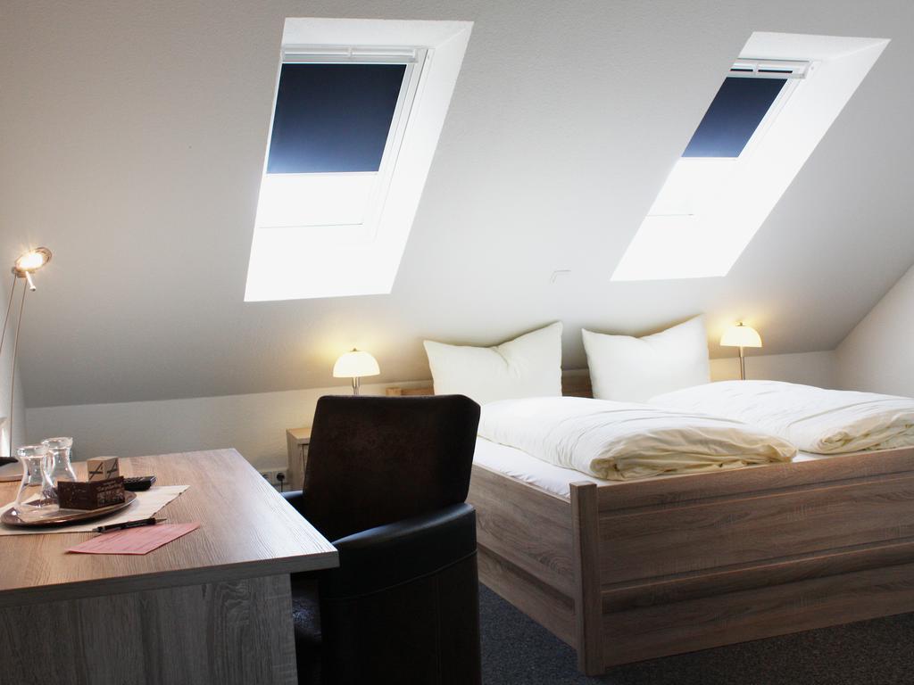 Hotel Zum Grossen Krug Wirdum Bagian luar foto